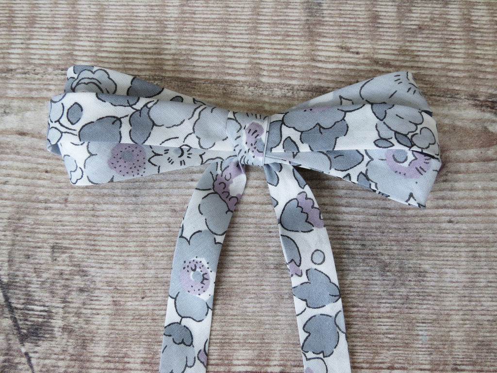 Betsy X Platine bias binding in shades of grey and white, 10mm wide