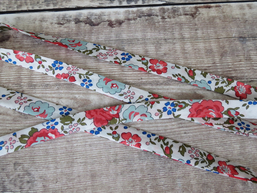 Pretty floral bias binding for quilting and hair bow making, 10mm wide double fold