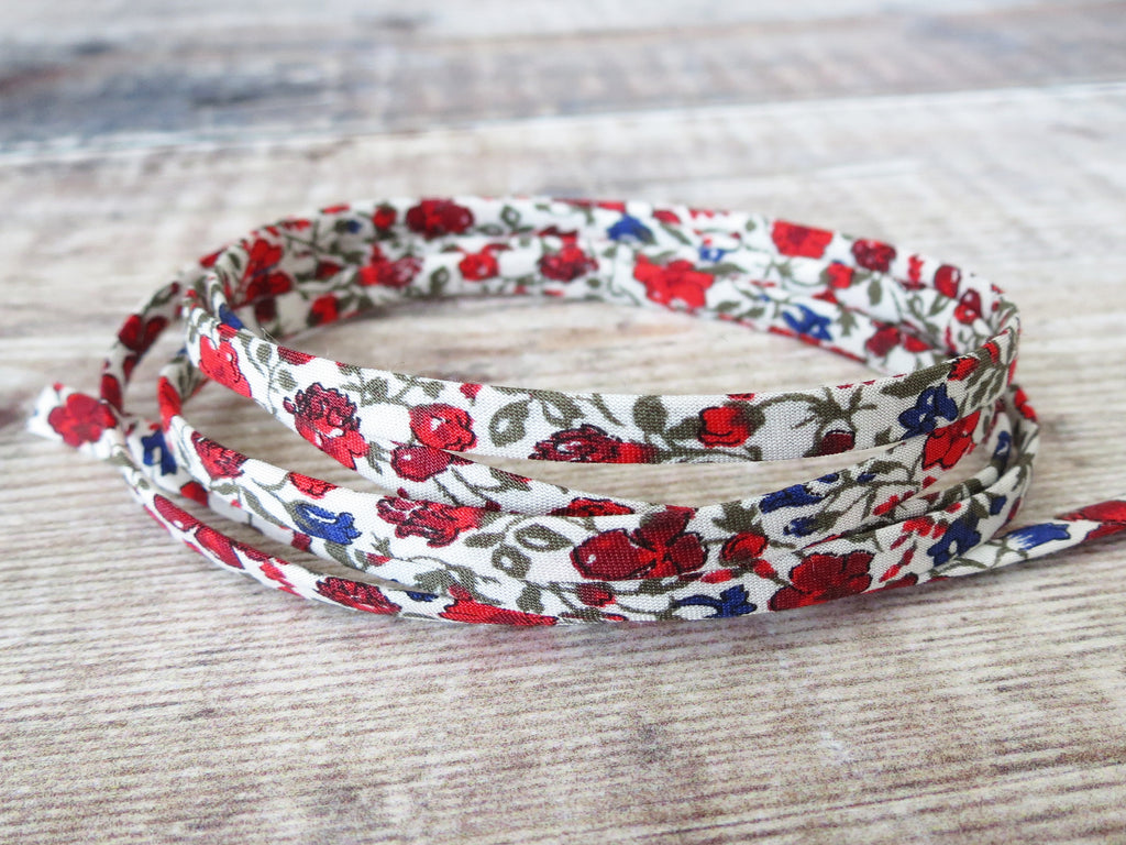 Helena's Meadow D spaghetti cord in red and white
