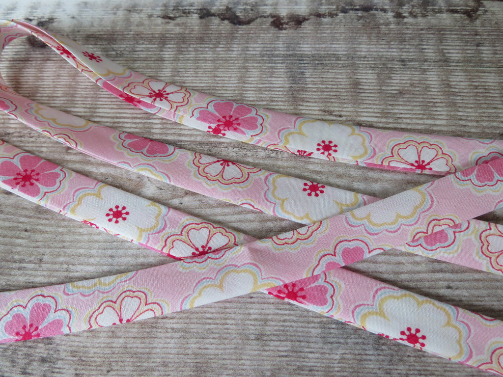 Toria B bias tape in pink and white