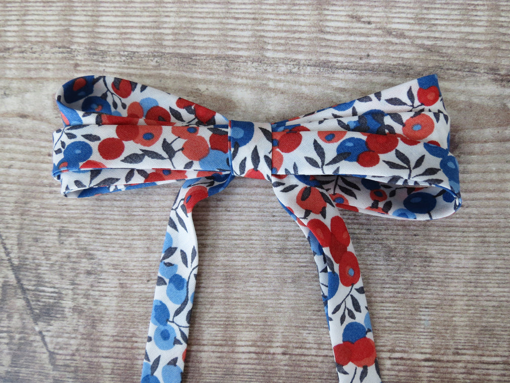 Liberty Wiltshire Marianne C19 bias tape in red, blue and white, 10mm wide