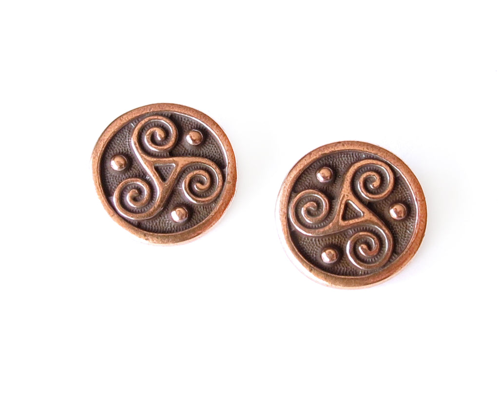Triskele button in copper finish